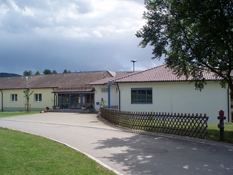 Schule von vorne